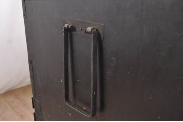 和製アンティーク　前面檜(ヒノキ)材　漆塗り　趣のある佇まいが魅力的な会津箪笥(和たんす、時代箪笥、収納箪笥、衣装箪笥、引き出し、重ねタンス)(R-071886)