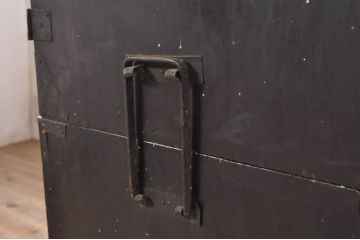和製アンティーク　前面檜(ヒノキ)材　漆塗り　趣のある佇まいが魅力的な会津箪笥(和たんす、時代箪笥、収納箪笥、衣装箪笥、引き出し、重ねタンス)(R-071886)