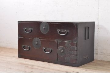 和製アンティーク　前面檜(ヒノキ)材　漆塗り　趣のある佇まいが魅力的な会津箪笥ローボード(和たんす、時代箪笥、収納箪笥、衣装箪笥、引き出し、ローチェスト、テレビ台、テレビボード)(R-071887)