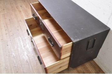 和製アンティーク　前面檜(ヒノキ)材　漆塗り　趣のある佇まいが魅力的な会津箪笥ローボード(和たんす、時代箪笥、収納箪笥、衣装箪笥、引き出し、ローチェスト、テレビ台、テレビボード)(R-071888)