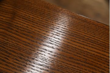 中古　超美品　新古品　ニレ材無垢材　上品な佇まいが魅力の重厚な収納箪笥(茶箪笥、食器棚、サイドボード、水屋箪笥)(R-071889)