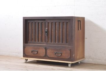 和製アンティーク　珍品!!　前面栗材　縦桟引き戸のモダンな帳場小箪笥(帳場箪笥、銭戸棚、時代箪笥、収納タンス、整理たんす、サイドボード、引き出し)(R-071891)