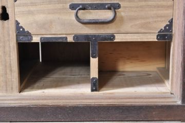 和製アンティーク　珍品!!　前面栗材　縦桟引き戸のモダンな帳場小箪笥(帳場箪笥、銭戸棚、時代箪笥、収納タンス、整理たんす、サイドボード、引き出し)(R-071891)