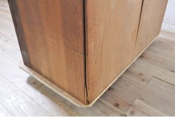 和製アンティーク　珍品!!　前面栗材　縦桟引き戸のモダンな帳場小箪笥(帳場箪笥、銭戸棚、時代箪笥、収納タンス、整理たんす、サイドボード、引き出し)(R-071891)
