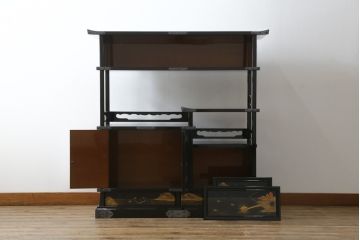 中古　超美品　輪島塗り　漆芸作家　柿木章作　風景の細やかな描写に惹き込まれる飾り棚(茶棚、違い棚、収納棚、戸棚)(定価約1000万円超)(R-071892)