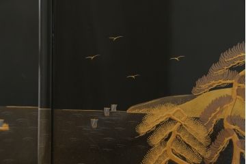 中古　超美品　輪島塗り　漆芸作家　柿木章作　風景の細やかな描写に惹き込まれる飾り棚(茶棚、違い棚、収納棚、戸棚)(定価約1000万円超)(R-071892)