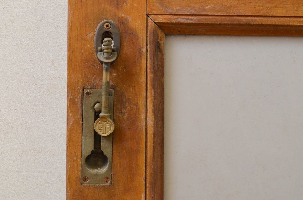 アンティーク建具 ペイント仕上げ限定 昭和レトロな雰囲気を高める銀モールガラス入り引き戸1枚(ガラス戸)(R-071896)