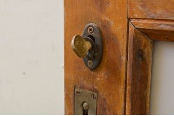 アンティーク建具 ペイント仕上げ限定 昭和レトロな雰囲気を高める銀モールガラス入り引き戸1枚(ガラス戸)(R-071896)