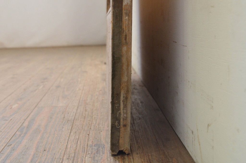 アンティーク建具 ペイント仕上げ限定 昭和レトロな雰囲気を高める銀モールガラス入り引き戸1枚(ガラス戸)(R-071896)