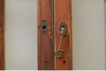 アンティーク建具　大正ロマン　ノスタルジックな雰囲気溢れるガラス戸2枚セット(引き戸)(R-071910)
