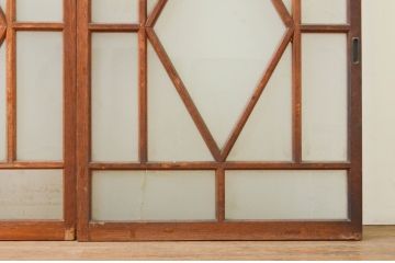 アンティーク建具　大正ロマン　菱形デザイン　ノスタルジックな雰囲気漂うガラス窓2枚セット(引き戸、ガラス戸)(R-071918)