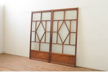 アンティーク建具　大正ロマン　菱形デザイン　ノスタルジックな雰囲気漂うガラス戸2枚セット(引き戸)(R-071919)