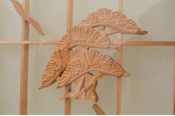 アンティーク建具　両面ガラス　松竹梅・鶴・亀の彫刻入り書院戸1枚(窓、引き戸、ガラス戸)(R-071922)