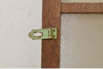 アンティーク建具　古い木味が魅力的なガラス戸1枚(引き戸、格子戸)(R-071924)