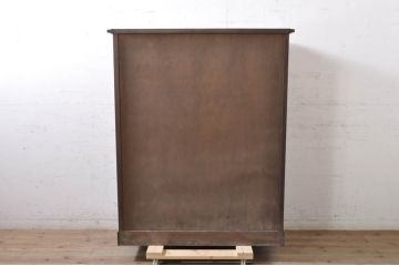 中古　美品　神戸洋家具　シックで落ち着いた佇まいが魅力の彫刻入りチェスト(引き出し、衣装箪笥、洋服タンス、整理タンス)(R-071940)