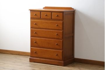 中古　横浜クラシック家具　ダニエル(Daniel)　チェストセブン(S)　シンプルなデザインと温かみのある色合いが魅力的なチェスト(サイドチェスト、引き出し、洋服タンス、衣装箪笥、収納箪笥)(R-071942)