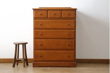 中古　横浜クラシック家具　ダニエル(Daniel)　チェストセブン(S)　シンプルなデザインと温かみのある色合いが魅力的なチェスト(サイドチェスト、引き出し、洋服タンス、衣装箪笥、収納箪笥)(R-071942)