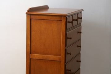 中古　横浜クラシック家具　ダニエル(Daniel)　チェストセブン(S)　シンプルなデザインと温かみのある色合いが魅力的なチェスト(サイドチェスト、引き出し、洋服タンス、衣装箪笥、収納箪笥)(R-071942)
