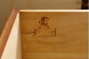 中古　横浜クラシック家具　ダニエル(Daniel)　チェストセブン(S)　シンプルなデザインと温かみのある色合いが魅力的なチェスト(サイドチェスト、引き出し、洋服タンス、衣装箪笥、収納箪笥)(R-071942)