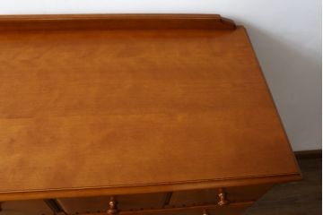 中古　横浜クラシック家具　ダニエル(Daniel)　チェストセブン(S)　シンプルなデザインと温かみのある色合いが魅力的なチェスト(サイドチェスト、引き出し、洋服タンス、衣装箪笥、収納箪笥)(R-071942)
