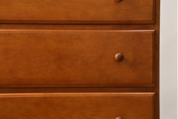 中古　横浜クラシック家具　ダニエル(Daniel)　チェストセブン(S)　シンプルなデザインと温かみのある色合いが魅力的なチェスト(サイドチェスト、引き出し、洋服タンス、衣装箪笥、収納箪笥)(R-071942)