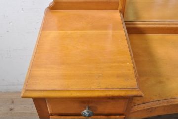 中古　希少な廃盤品!!　横浜ダニエル(daniel)　気品漂う洗練されたデザインが魅力的!! 珍しい三面鏡付きドレッサー(鏡台、化粧台、ミラー)(定価約85万円)(R-071943)