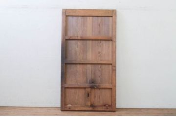 アンティーク建具　杉材　金具がアクセントの和の趣溢れる蔵戸1枚(引き戸、玄関戸)(R-071951)
