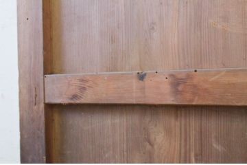 アンティーク建具　杉材　金具がアクセントの和の趣溢れる蔵戸1枚(引き戸、玄関戸)(R-071951)