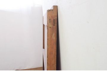 アンティーク建具　杉材　金具がアクセントの和の趣溢れる蔵戸1枚(引き戸、玄関戸)(R-071951)