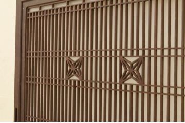 アンティーク建具　品のあるかわいらしいデザインの組子入りガラス帯戸1枚(引き戸、板戸、ガラス戸、格子戸)(R-071952)