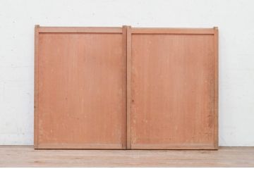 アンティーク建具　杉材　柾目が美しい!落ち着いた和の空間を演出する横桟入り板戸窓2枚セット(引き戸)(R-071962)