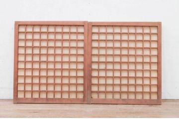 アンティーク建具　和の雰囲気を高めるマス目(升目)格子障子窓2枚セット(きつね格子、狐格子、引き戸、格子戸、障子戸)(R-071964)