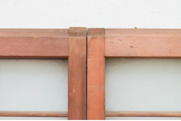 アンティーク建具　どこか懐かしい雰囲気漂う格子入りガラス窓2枚セット(引き戸、格子戸、ガラス戸)(R-071965)