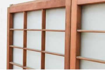 アンティーク建具　どこか懐かしい雰囲気漂う格子入りガラス窓2枚セット(引き戸、格子戸、ガラス戸)(R-071965)
