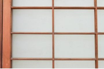 アンティーク建具　どこか懐かしい雰囲気漂う格子入りガラス窓2枚セット(引き戸、格子戸、ガラス戸)(R-071965)