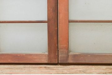 アンティーク建具　どこか懐かしい雰囲気漂う格子入りガラス窓2枚セット(引き戸、格子戸、ガラス戸)(R-071965)
