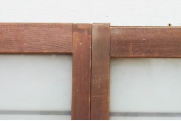 アンティーク建具　どこか懐かしい雰囲気漂う格子入りガラス窓2枚セット(引き戸、格子戸、ガラス戸)(R-071965)