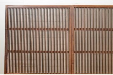 アンティーク建具　腰板欅(ケヤキ)材　どこか懐かしい雰囲気を醸し出す裏障子付き格子戸4枚セット(引き戸、障子戸、帯戸)(R-071968)