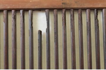 アンティーク建具　腰板欅(ケヤキ)材　どこか懐かしい雰囲気を醸し出す裏障子付き格子戸4枚セット(引き戸、障子戸、帯戸)(R-071968)