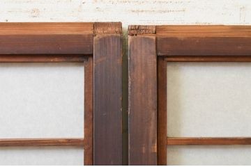 アンティーク建具　腰板欅(ケヤキ)材　どこか懐かしい雰囲気を醸し出す裏障子付き格子戸4枚セット(引き戸、障子戸、帯戸)(R-071968)