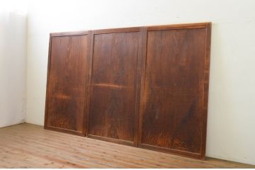 アンティーク建具　杉材　一枚板　味わい深い色合いと木目が魅力的な板戸3枚セット(引き戸)(R-071978)