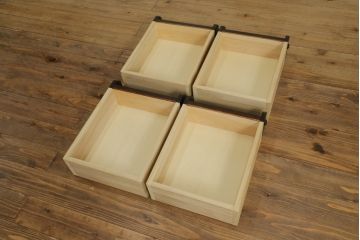 中古　星野民芸(星野民藝)　落ち着いたシックな色合いが魅力のキャビネット(水屋箪笥、食器棚、収納棚、戸棚)(R-072004)