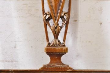イギリスビンテージ　クラシカルな雰囲気を醸し出す彫刻入りチェア(ダイニングチェア、椅子、イス、ヴィンテージ、英国)(R-072007)