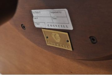中古　美品　アメリカ高級家具　COUN CILL(カウンシル)　マホガニー材　高級感漂う佇まいが魅力のダイニングテーブル(カンセル、2人掛け、4人掛け、食卓)(定価約35万円)(R-072008)