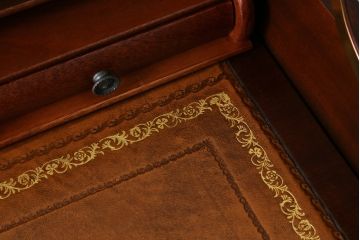 イギリスアンティーク　マホガニー材　小振りながらも機能性抜群!! コンソールテーブル型のライティングビューロー(ワークデスク、在宅用、在宅ワーク用、英国)(R-072011)