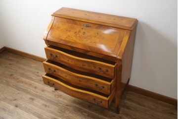 中古　上品な佇まいで空間を引き立てる象嵌入りライティングビューロー(机、ワークデスク、在宅ワーク用、在宅用、引き出し、チェスト)(R-072015)