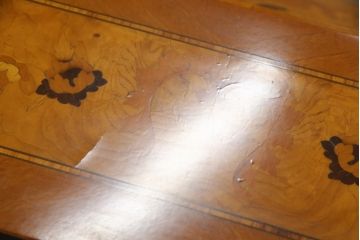 中古　上品な佇まいで空間を引き立てる象嵌入りライティングビューロー(机、ワークデスク、在宅ワーク用、在宅用、引き出し、チェスト)(R-072015)