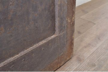 アンティーク建具　重厚で味わい深い鉄板張りの蔵戸1枚(鉄扉、玄関戸、引き戸)(R-072021)