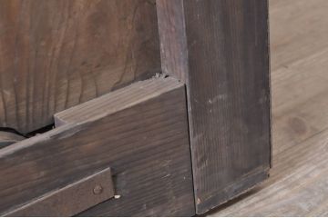 アンティーク建具　重厚で味わい深い鉄板張りの蔵戸1枚(鉄扉、玄関戸、引き戸)(R-072021)