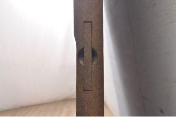 アンティーク建具　重厚で味わい深い鉄板張りの蔵戸1枚(鉄扉、玄関戸、引き戸)(R-072021)